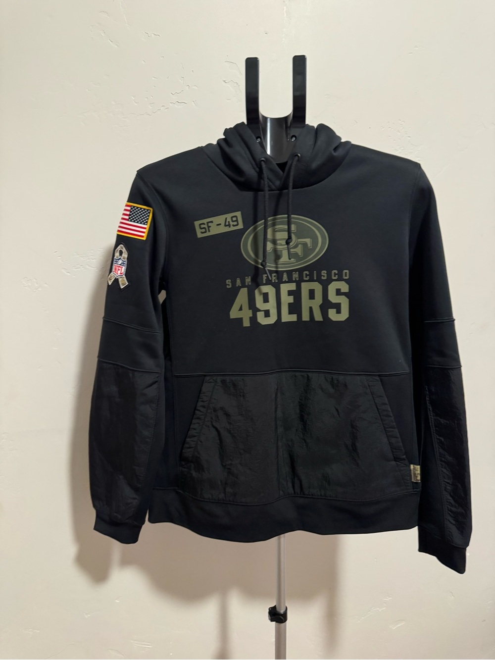 NFL San Francisco 49ers Black Pullover Hoodie with Olive Graphics